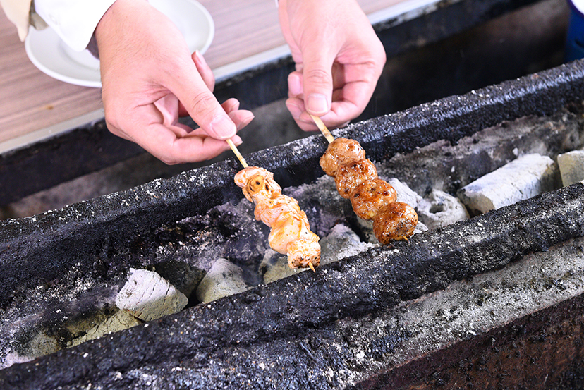 コットンスーツと「ニューカヤバ」の立飲みセルフ焼き鳥