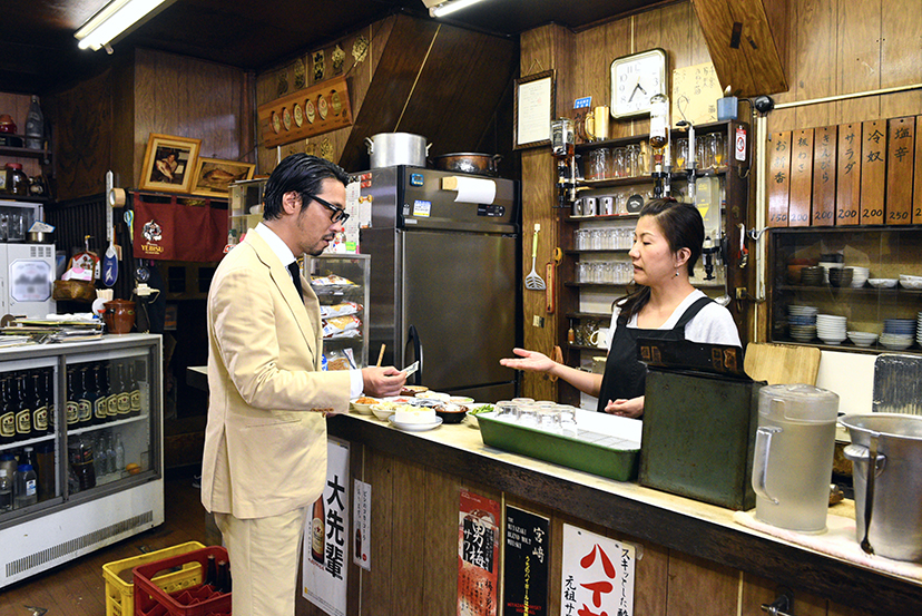 コットンスーツと「ニューカヤバ」の立飲みセルフ焼き鳥