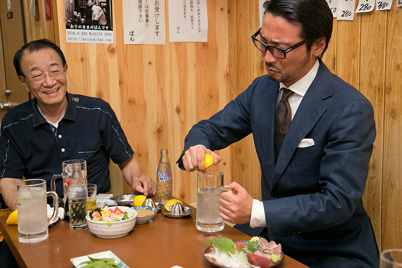 リネンのスーツと「ばん」のレバカツ