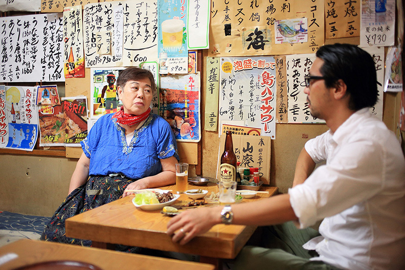 軍パンと「大衆割烹 味とめ」のうなぎ串焼き