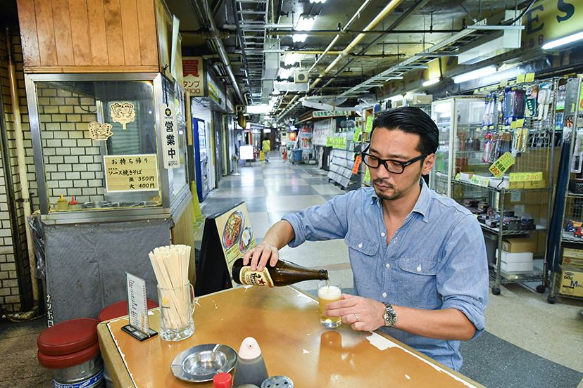 シャンブレーシャツと「福ちゃん」の焼きそば