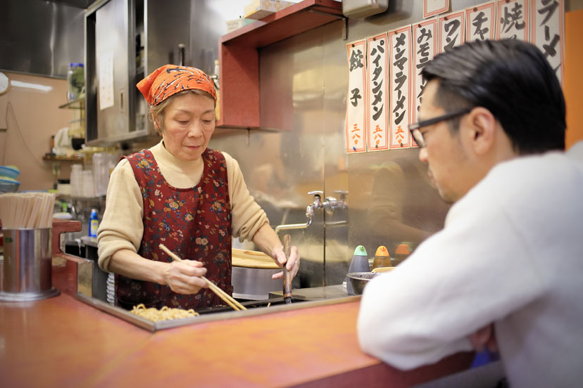 シェトランドセーターと「若月」の焼きそば