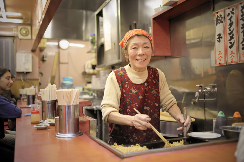 シェトランドセーターと「若月」の焼きそば