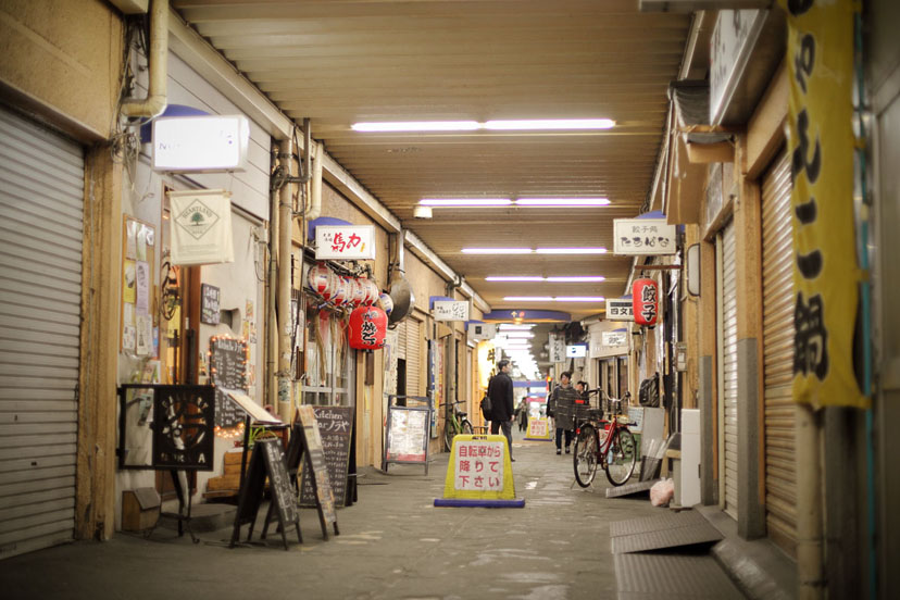 クラークスのデザートブーツと「大将2号店」の焼き鳥