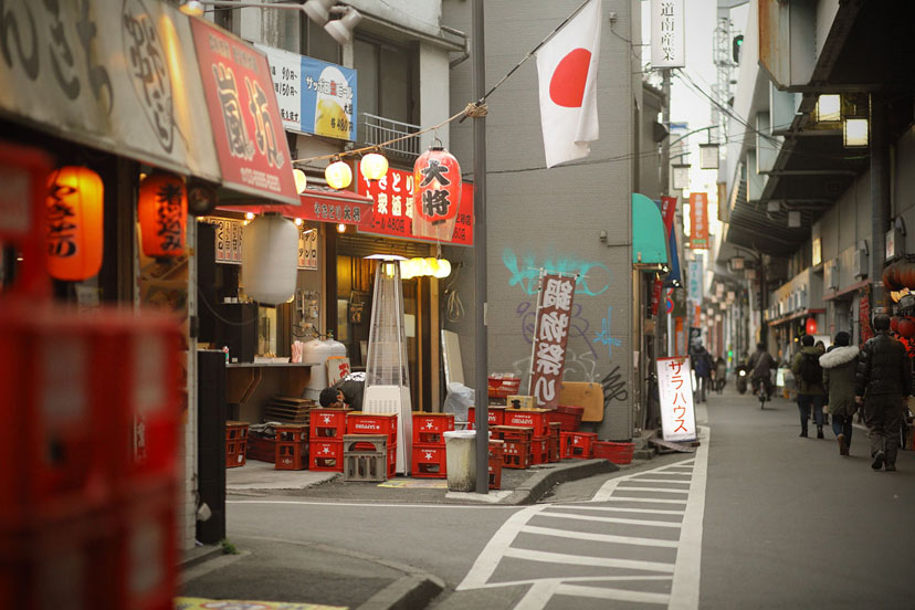 クラークスのデザートブーツと「大将2号店」の焼き鳥