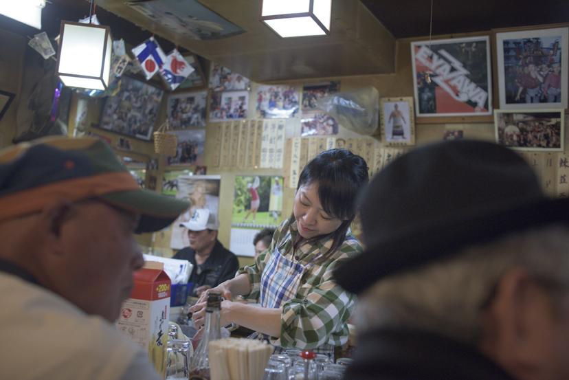 東京の東の果てに、もつ焼きの名店がある。