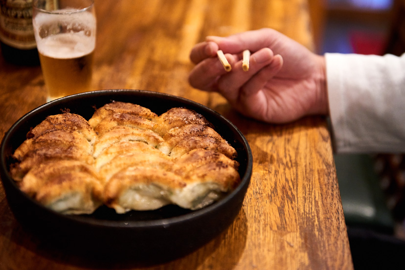 ギョービー気絶がとまらない鉄なべ餃子とは？