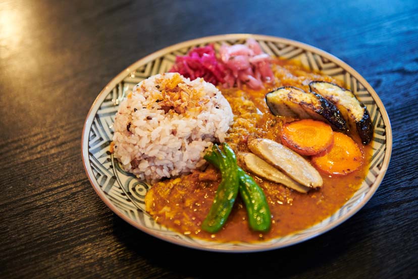 沼津で塩まぐろとシャバサバカレーに唸る！