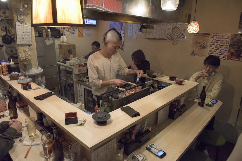 国分寺南口に「魚の串焼き」が名物のパンクな店がある