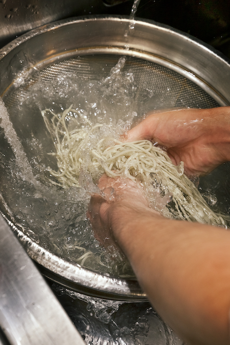 新宿二丁目「へぎそば昆」蕎麦居酒屋で半年ぶりの本気呑み