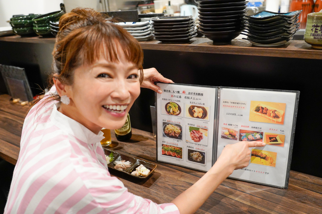 料理のプロも絶賛の店！「焼き鳥 もつ焼 新」。茹でキャベツ、まるちょうポン酢、白センマイの無限ループとは？