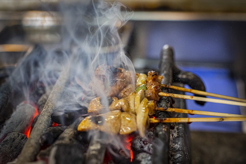 梅田「とり平 総本店」焼き鳥屋の斜め上を歩んできた超個性派老舗