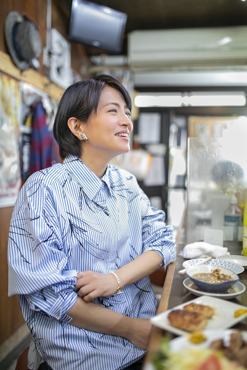 門前仲町「だるま」コの字でほっと息つく、美人姉妹の下町酒場