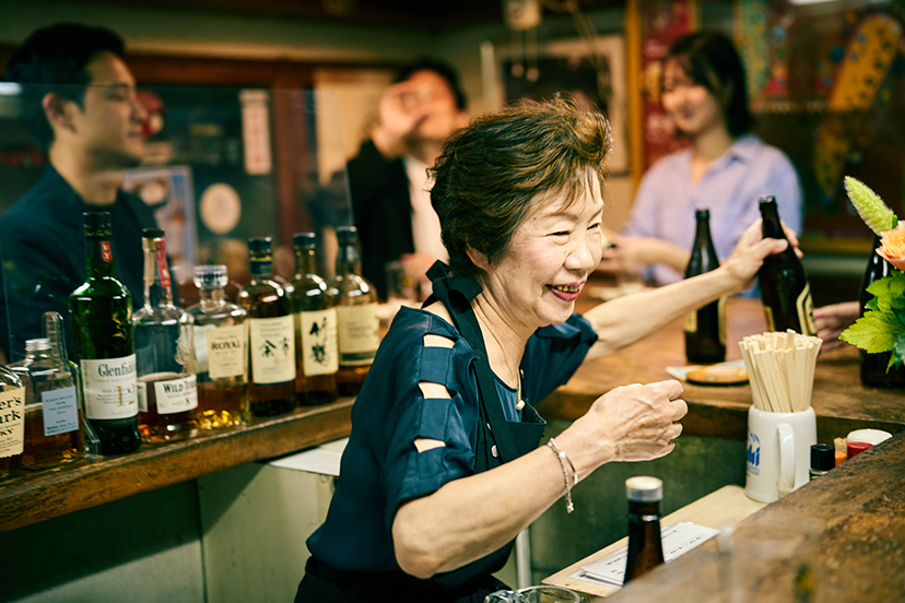大阪駅高架下、戦後から続く飲食街をぶらり -後編-