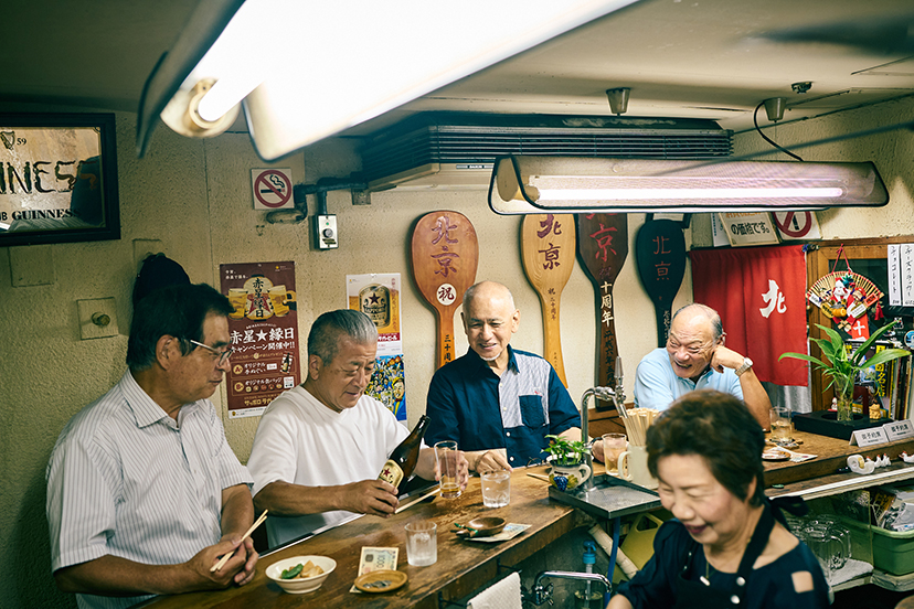 大阪駅高架下、戦後から続く飲食街をぶらり -後編-
