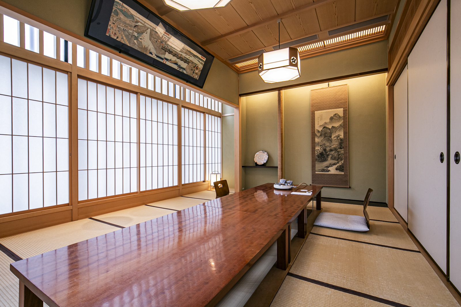 関内「荒井屋本店」旨さモーレツ！ 130年続く絶品牛鍋に感服