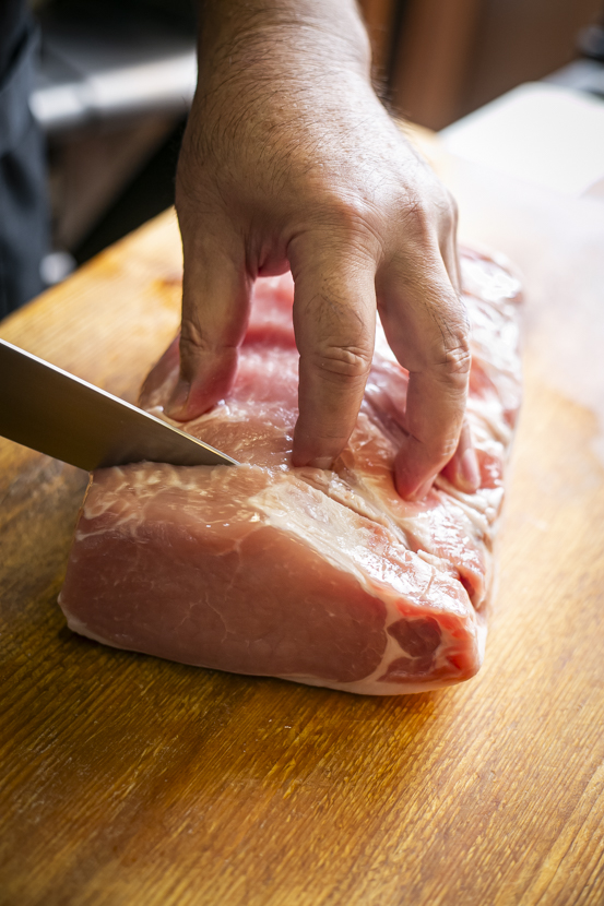 浅草「とんかつ弥生」飲めるとんかつ屋という楽園