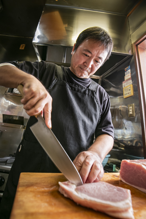 浅草「とんかつ弥生」飲めるとんかつ屋という楽園