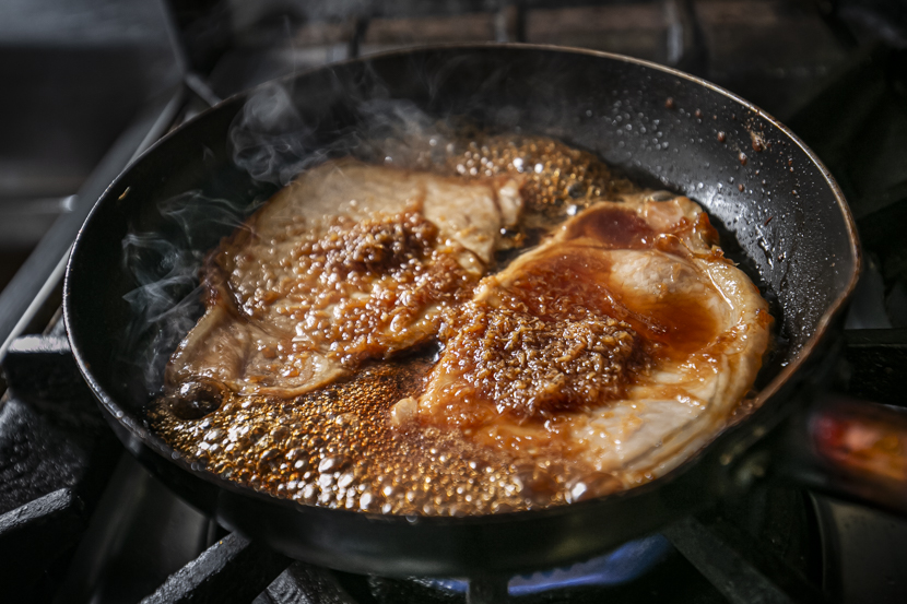 浅草「とんかつ弥生」飲めるとんかつ屋という楽園