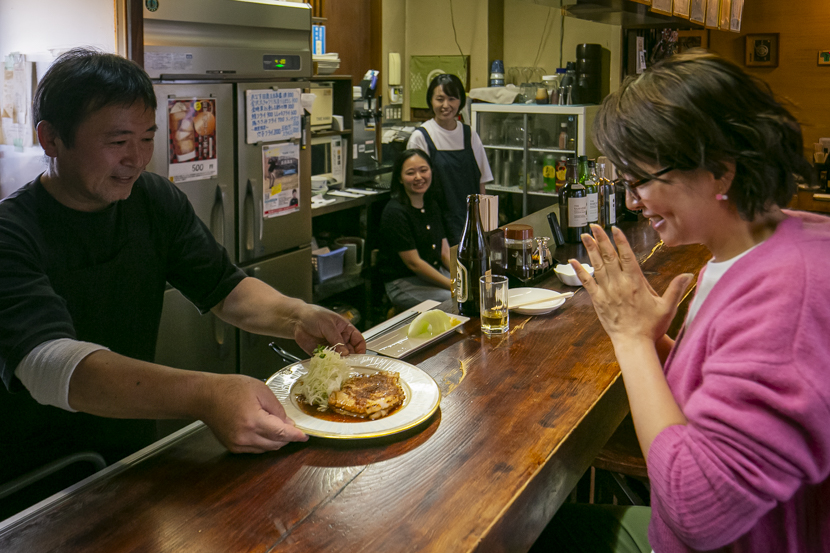浅草「とんかつ弥生」飲めるとんかつ屋という楽園