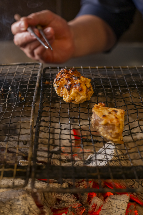 水天宮前「炭手前 鷽」心も焦がす、唯一無二の炭火料理フルコース