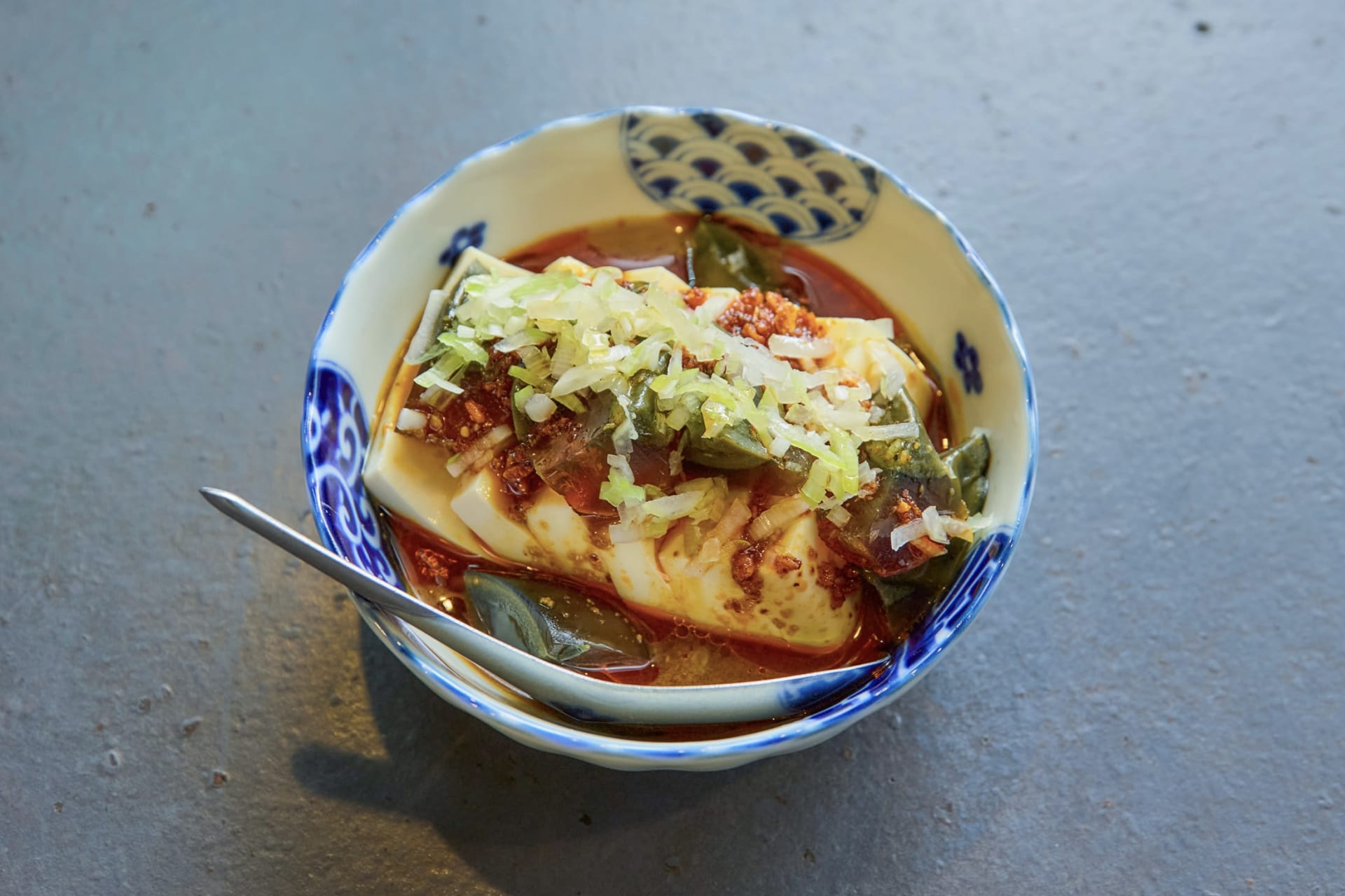富ヶ谷「かかん」感動の麻婆豆腐体験！味もセンスもバツグンな大人の町中華